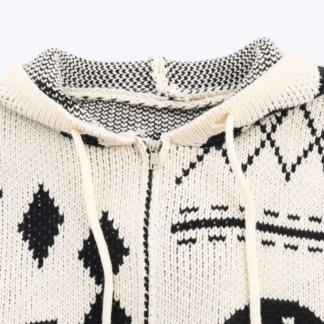 سترة هاراجوكو النسائية الشتوية لعام 2025 بأكمام طويلة منقوشة هندسية مع سحاب محبوك مترهل مع قلنسوة سترة طوطم فضفاضة باللون الأسود المشمش