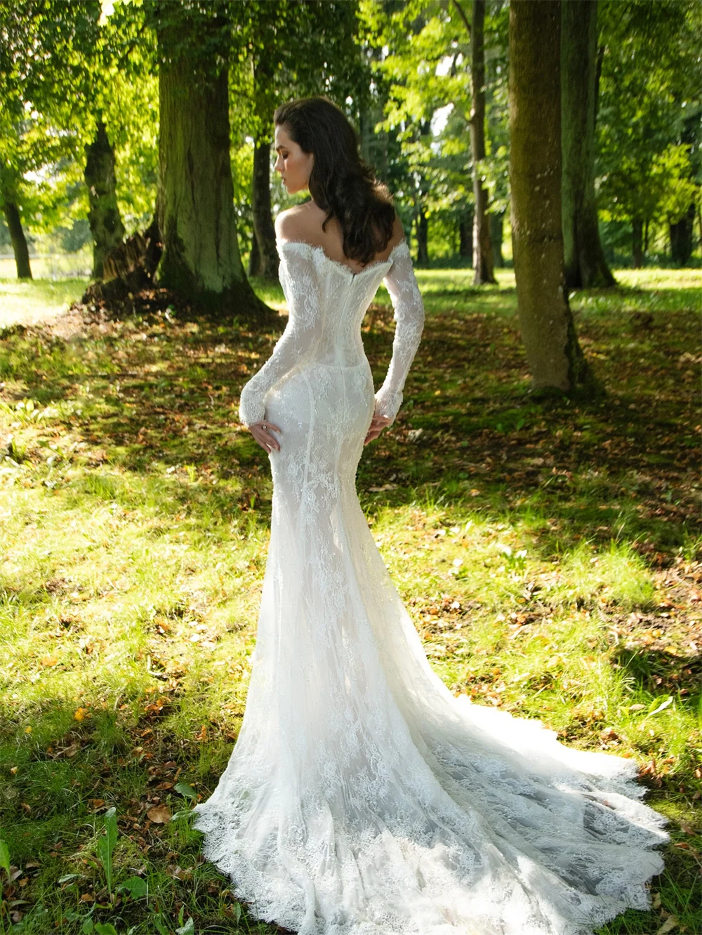 Vestidos de novia blancos personalizados con hombros descubiertos de Tokio, vestidos de novia de cola de corte de manga larga, vestidos de novia de sirena con cremallera trasera