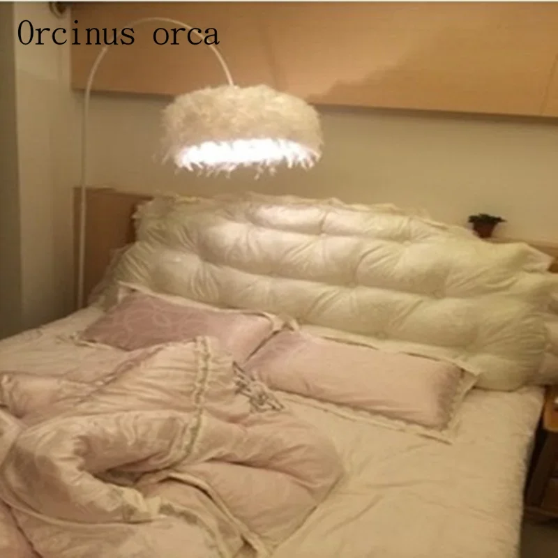 Nordic creative LED feather floor lamp living room bedroom warm bedside lamp vertical desk lamp Postage free