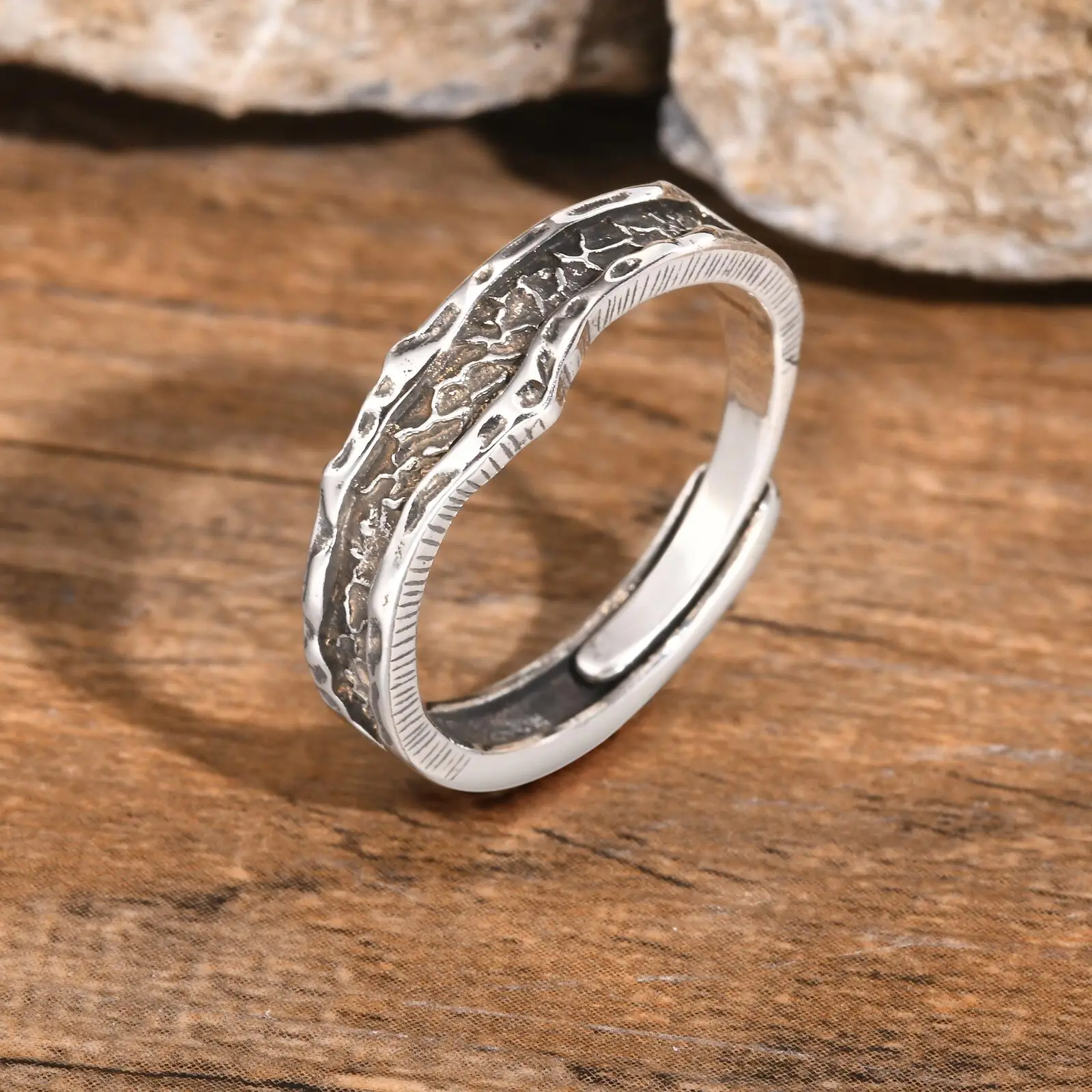 Vnox Retro Wedding Rings for Men,Vintage Silver Color Metal Finger Bands Resizable,Valentine\'s Father\'s Day Birthday Party Gift
