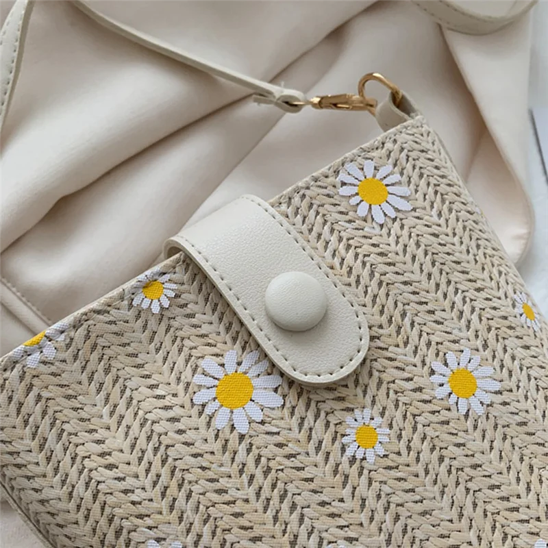 

AOAO-2X Small Daisy Straw Woven Women's Messenger Bag Fashion Chain Bucket Bag Bohemian Handbag Schoolgirl Bag Khaki