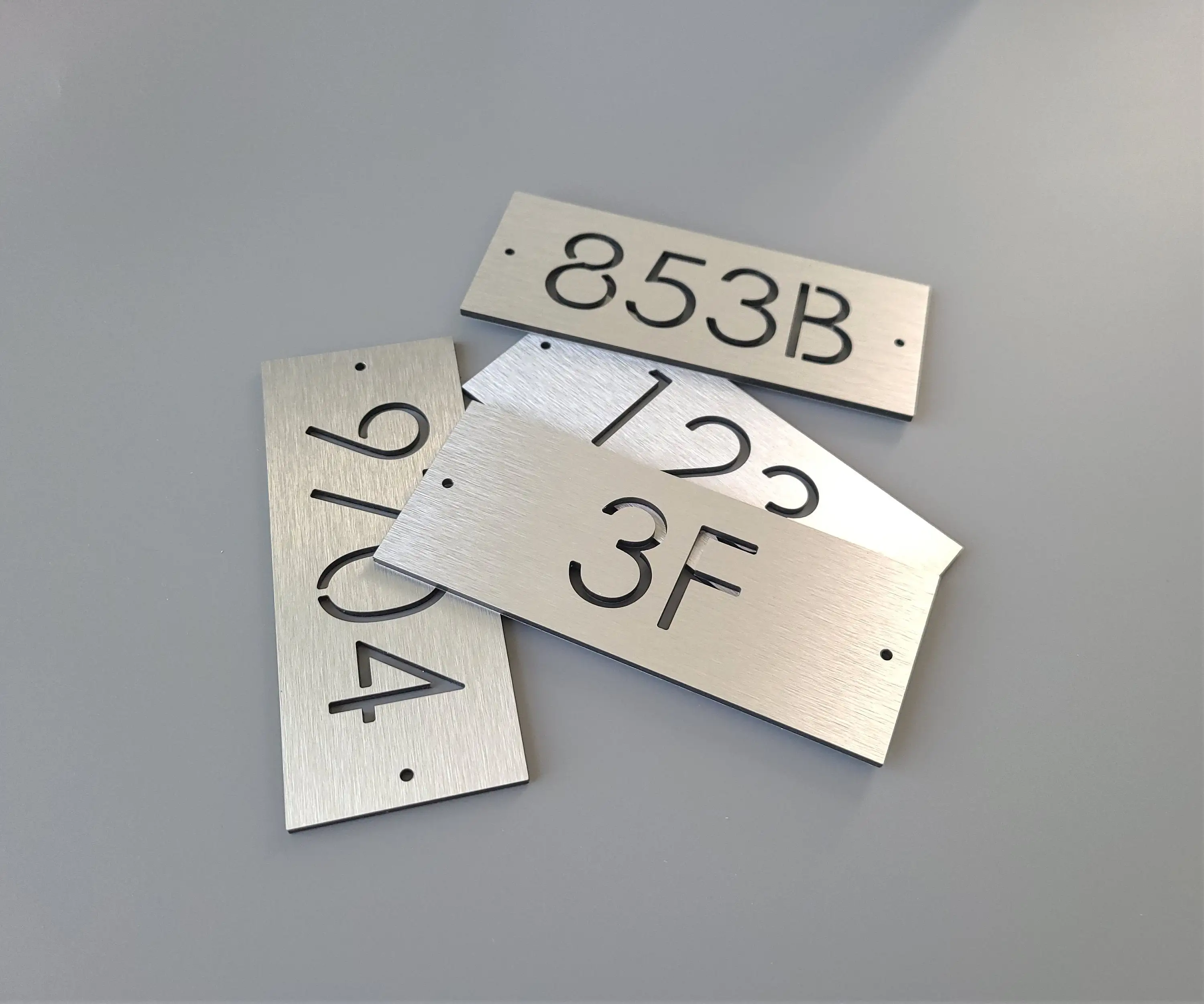 Custom Floating Aluminum Alloy Door Number Sign Room Address Plaque House Numbers Sign Plate Wall Sticker Outdoor Street Name