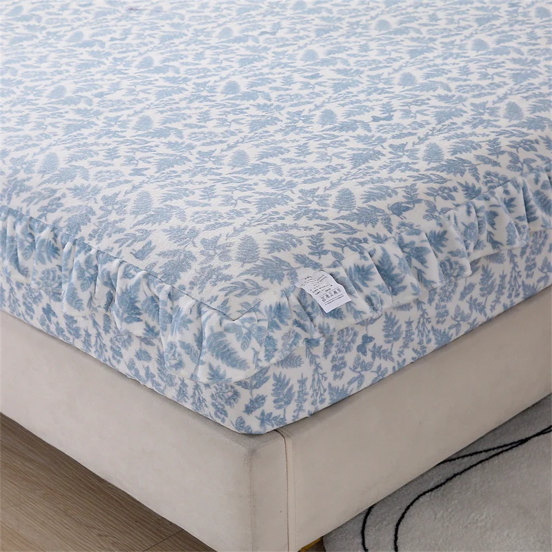 Floral Plush Fitted Sheet, Ultra Soft Warm Flannel Bed Sheet with Ruffle Edge, Non-Shedding Mattress Cover for Winter Bedroom