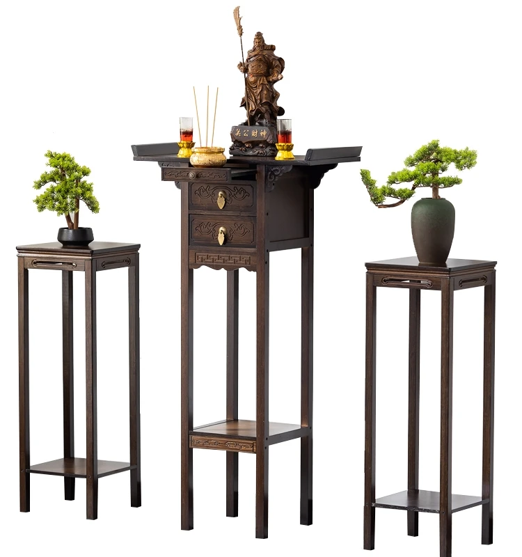 

The new Chinese-style offering table, the God of Wealth, the Bodhisattva, Guan Gong offering table