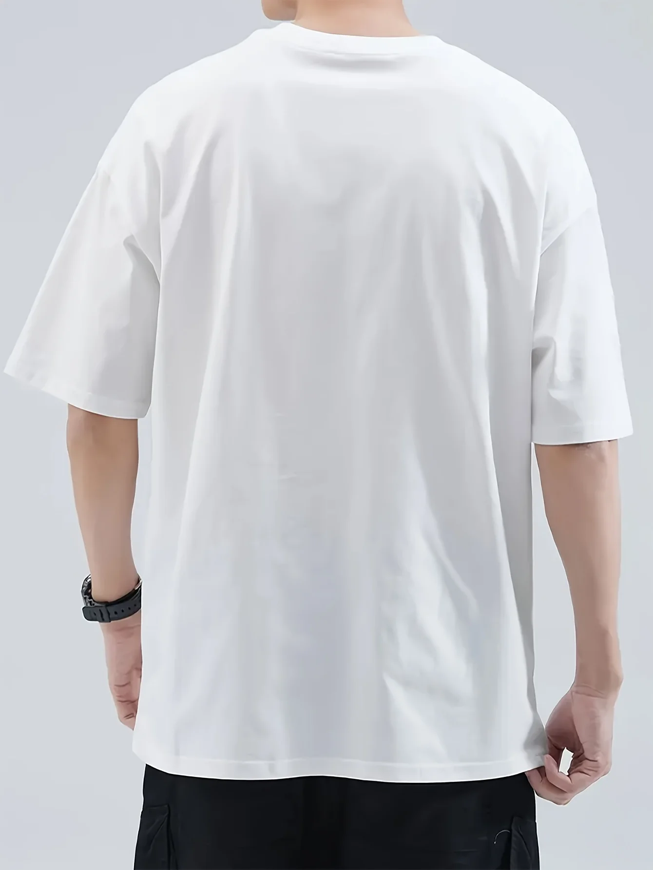 تي شيرت رجالي صيفي 100 قطن عصري كاجوال فضفاض بنمط الساموراي الياباني مطبوع برقبة دائرية وأكمام قصيرة