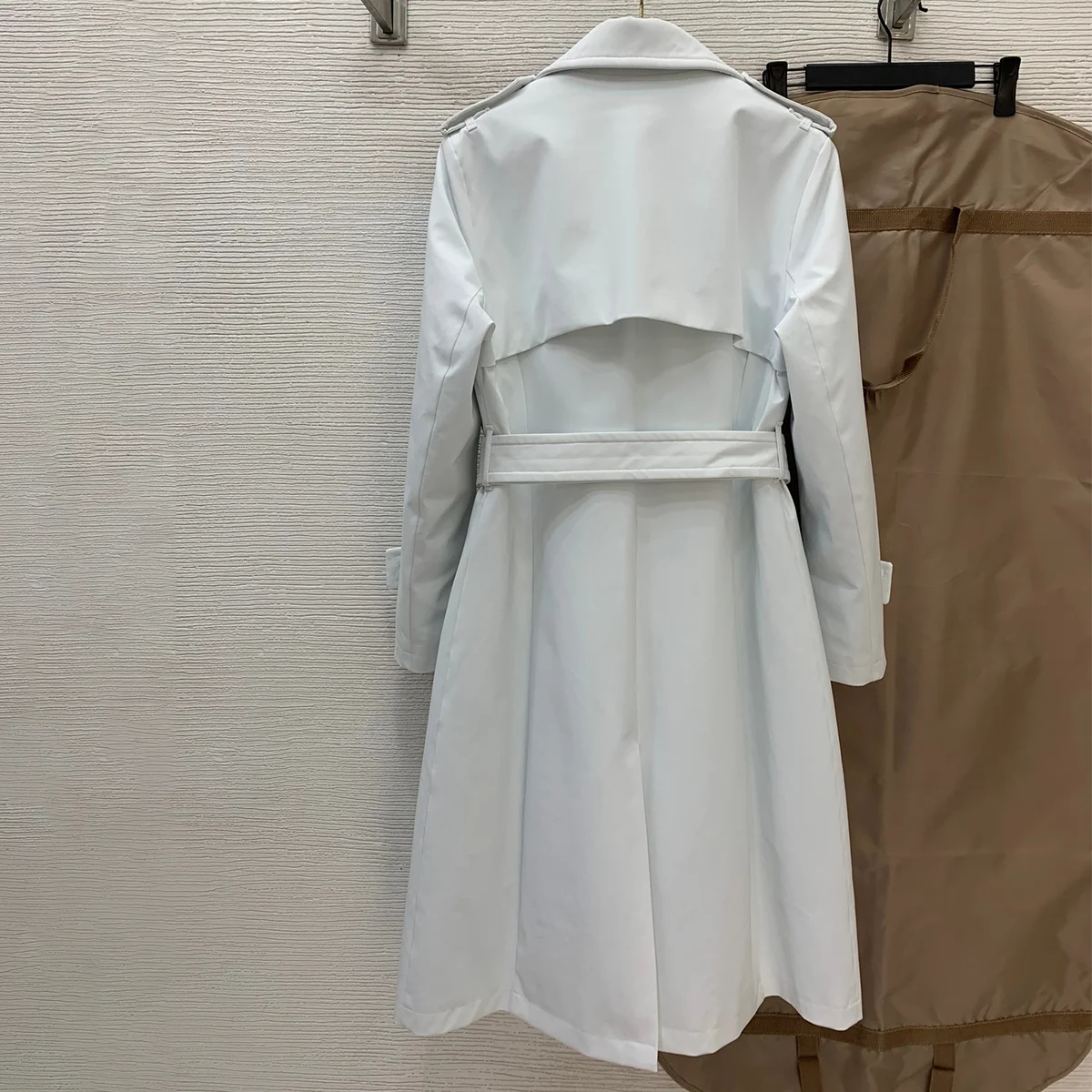 2026 High quality women's double breasted waistband, thickened over the knee cotton jacket, stylish commuting jacket--hb805