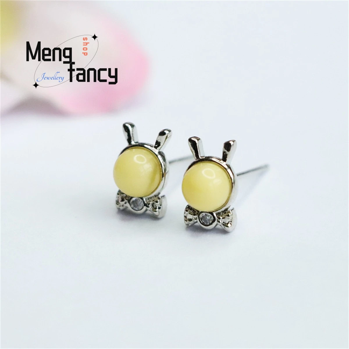 Natural S925 Silver Honey Wax Amber Rabbit Necktie Earstuds Simple Personality Retro Ethnic Fashion Versatile Women Fine Jewelry