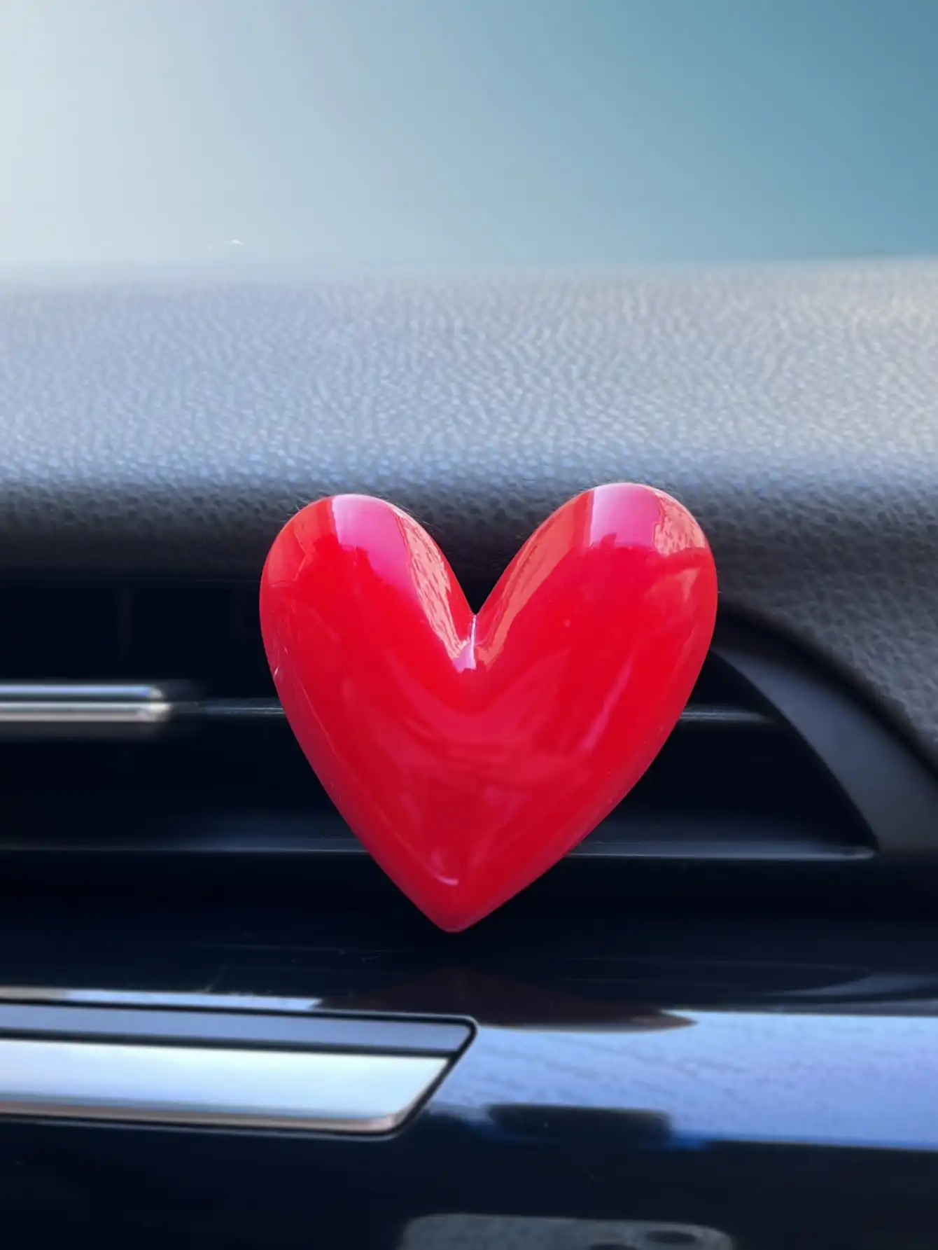 Car Air Outlet Decorative Clip Red Heart Car Perfume Lovely Heart Car Air Freshener Decorative Perfume Clip Auto Interior