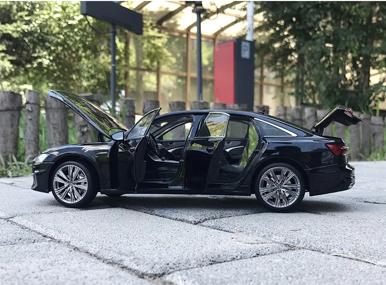 NOWY 1/18 Audi A6 L A6L 2019 Model Samochodu z Odlewu Metalowego Złoty/Czarny Zabawki Prezenty Kolekcja Dekoracyjna Hobby