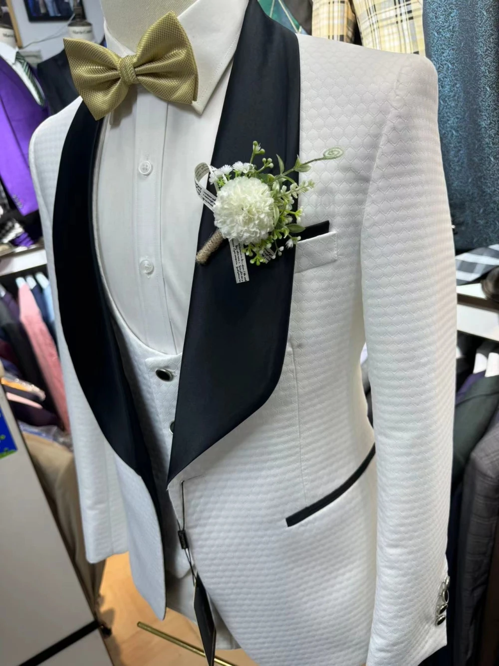 Hot Sale White Patterned 3-pieces Man's Suit High Quality Shawl Lapel Jacket Vest Pants Groom Wear Modern Decent Dancing Set