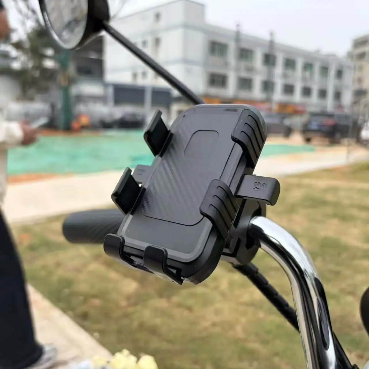 

Motorcycle Bike Phone Mount - 360° Rotation Anti-Shock Holder for Cycling, E-Bike & Scooter, One-Second Lock System