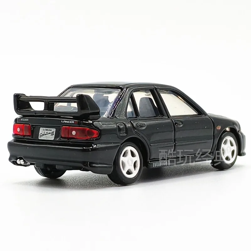 TAKARA TOMY Mitsubishi Lancer Evo III Modellauto - usage example