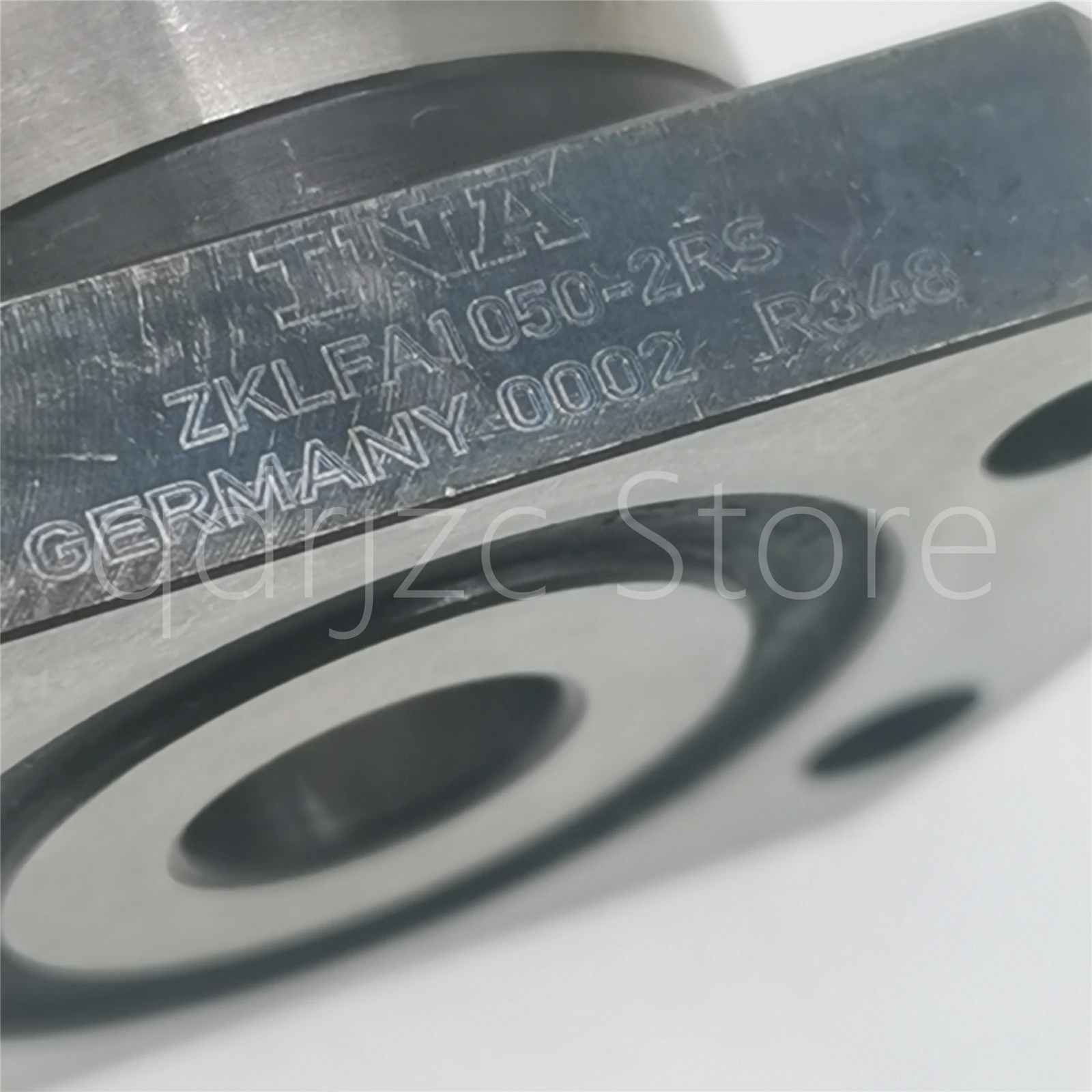 Thrust angular contact ball bearing ZKLFA1050-2RS oval flat flange