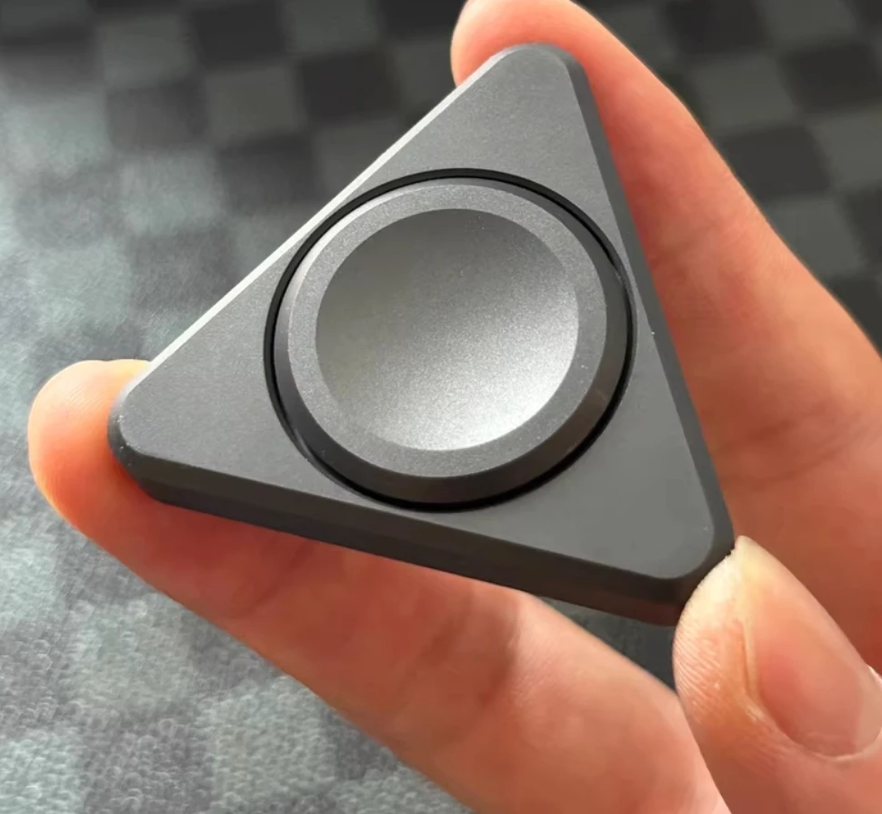 Used EDC Black Cat Triangle XL Zirconium Alloy spinner fidget decompression toy