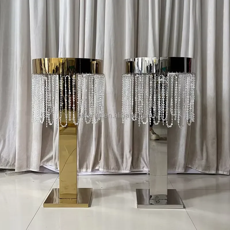 Factory Design Table Centerpieces Wedding Decor Mirror Metal Pillar Flower Stands With Pendants for Event Decoration