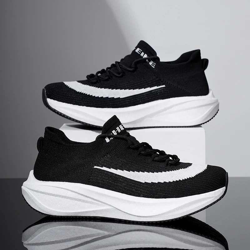 Men's and Women's Running Shoes Breathable Casual Sports Shoes Fashion New Anti-Slip Vibration Comfortable Tennis Shoes 36-46