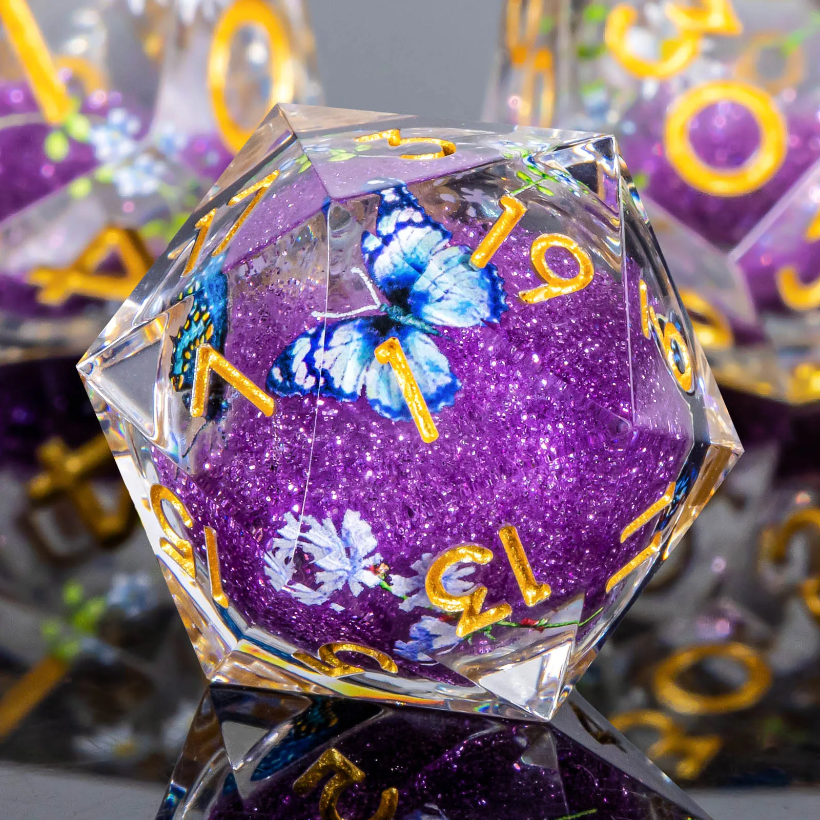 

Набор кубиков D&D из смолы, кубики ручной работы с жидким сердечником DND и острыми краями, набор многогранных кубиков подземелка и дракона для настольных игр RPG