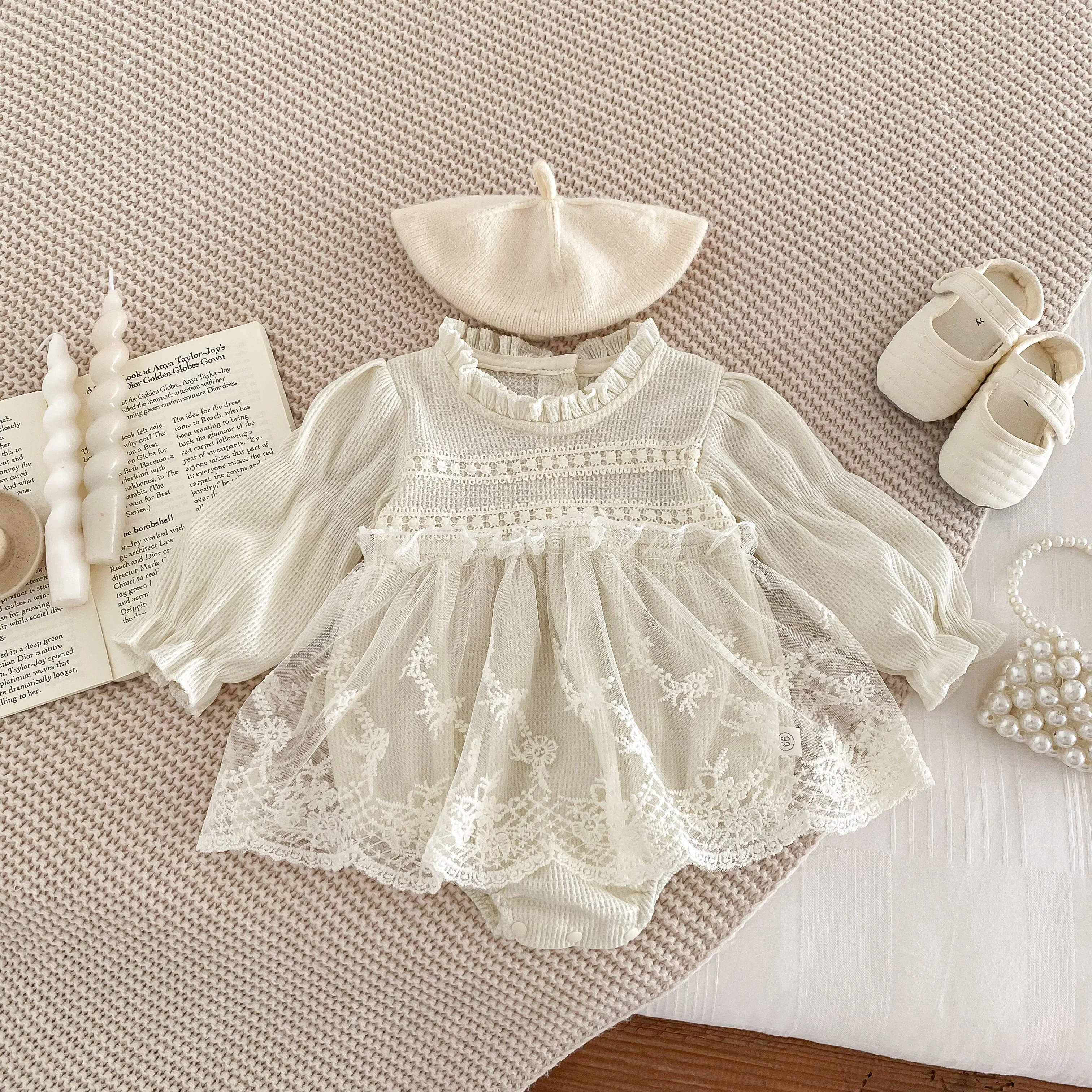 Autumn Newborn Bodysuit Baby Jumpsuit Girls Lace Hemline Balloon Long Sleeves Breathable Fabric Elegant Romper 0-2yrs