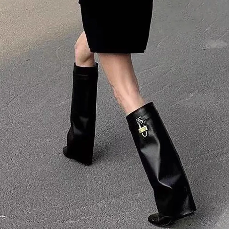 New Wedge-Heel Women's Knee Boots in Winter 2027 Brand Designer Pu Leather Fashion Pointed Straight Boots Ladies Punk Boots