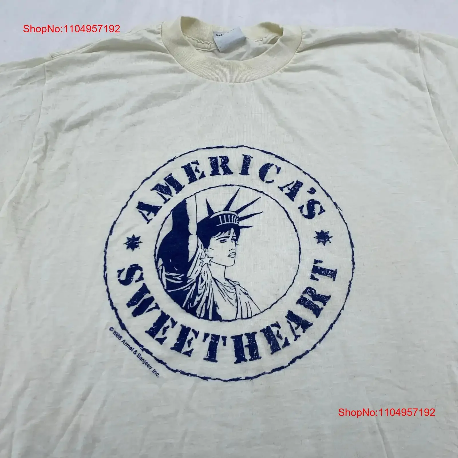 

Винтажная футболка 90-х AMERICAS SWEETHEART STATUE OF LIBERTY S M nyc, винтажный потертый универсальный топ на растяжку для повседневной носки