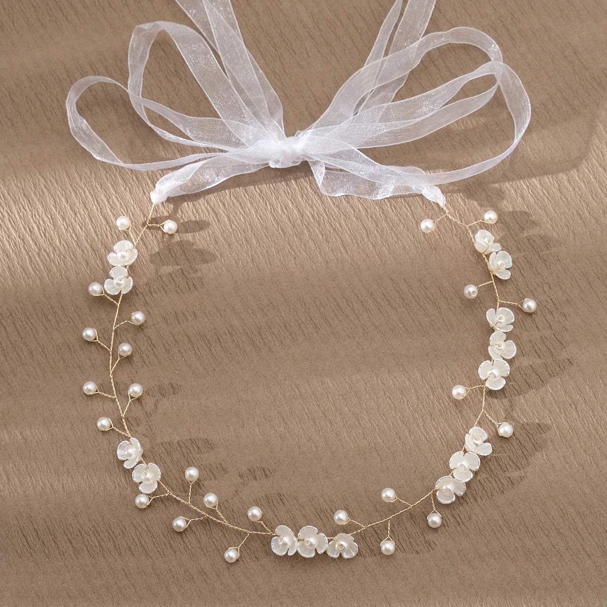 

Gold Pearl Flower Hairband Fashion White Acrylic Handmade Beaded Headband Princess Prom Party headdress Costume Accessories