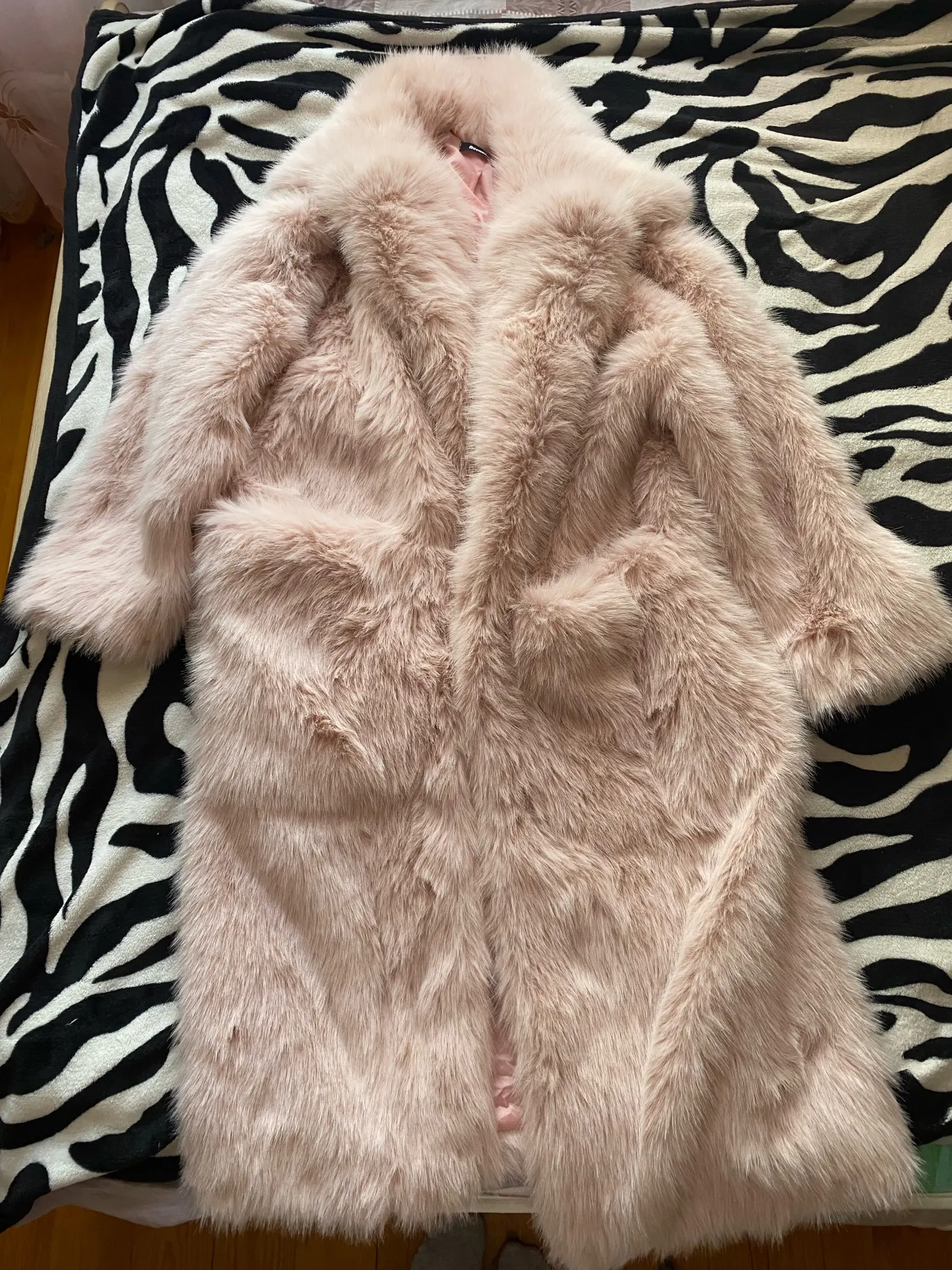 Winter Long Faux Fur Coat Oversize Pink Thick Warm Soft Shaggy Fluffy Faux Fur Coat Women Pockets Lapel Loose Fashion Fur Jacket