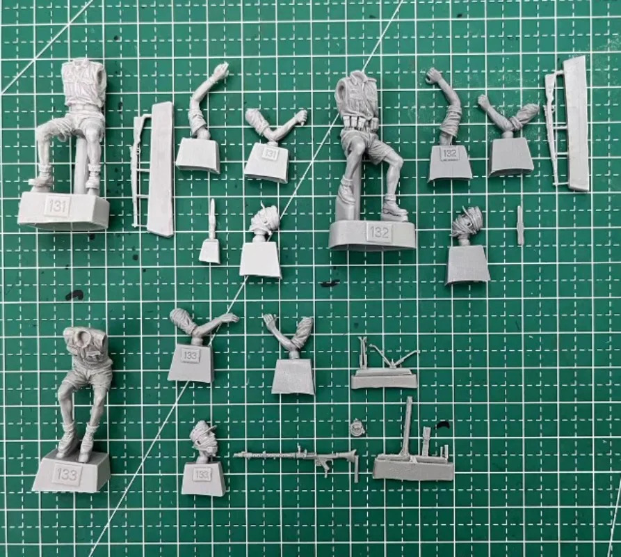 1/35 Scale Resin Figure Model Building Kits Historical Military Hobby GK Toy Soldier 3 Figures Unassembled and Unpainted 968A