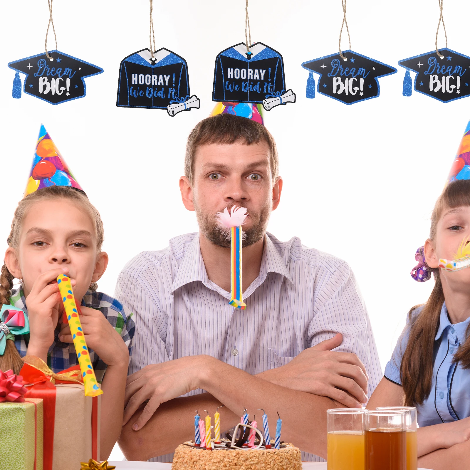 

24Pcs Graduation Party Hanging Decorations 2025 Glitter Cutouts Congrats Tags Centerpieces Indoor Outdoor Celebratory Supplies