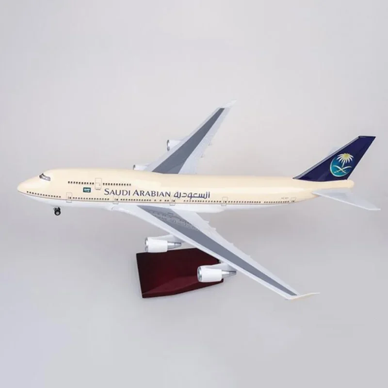 1/150 Scale 47cm Airplane 747 B747-400 Aircraft Saudi Arabian SAUDIA Airlines Model W Light Landing Gears Diecast Plastic Plane