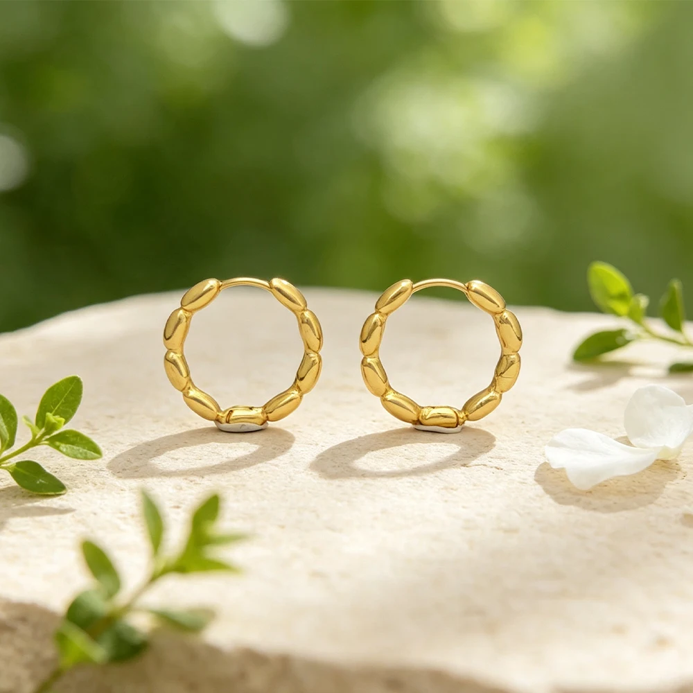 Gold-colored rice grain hoop earrings, simple three-dimensional beaded circle earrings, versatile everyday accessories for women in European and American style