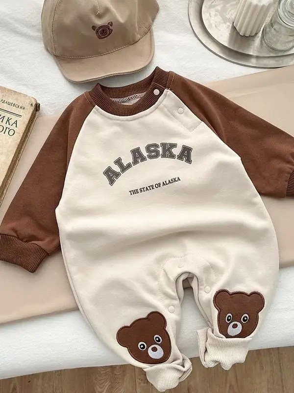 

Новый корейский комплект для новорожденных: модный повседневный костюм с принтом медведя, длинный рукав и шорты