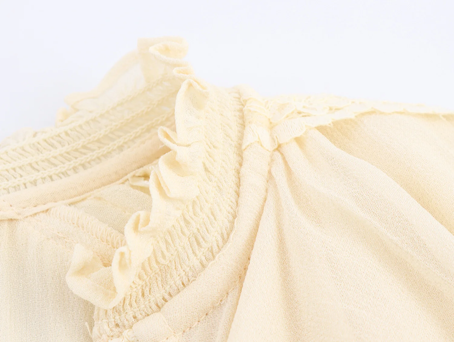 Camicia a pieghe in pizzo vestibilità ampia tinta unita a strati con scollo a V a maniche lunghe casual di nuova moda per donna