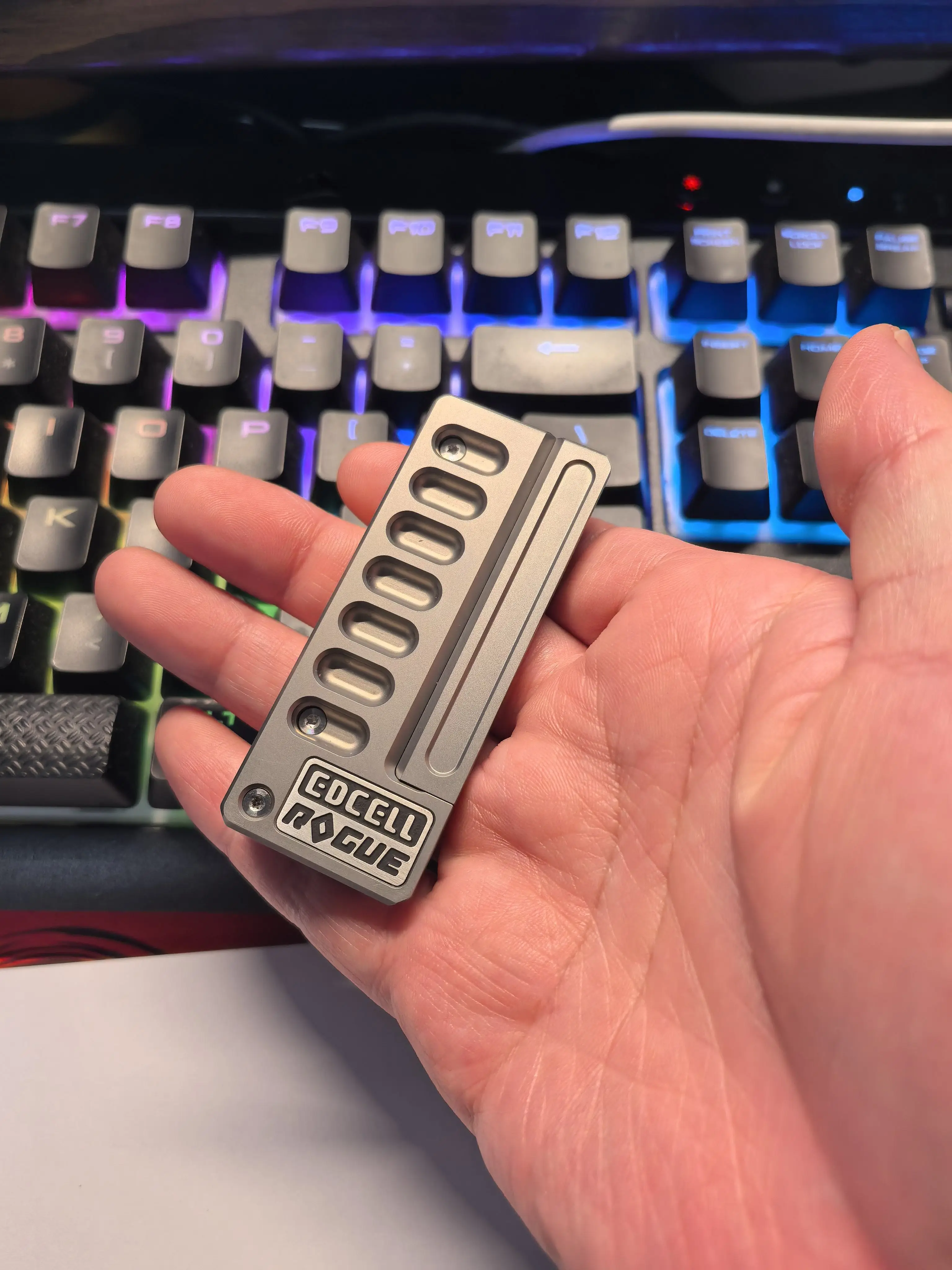 Used EDC Cell EDCELL ROGUE Meat Pigeon Joint Self-deception Ruler, Titanium Alloy + Brass