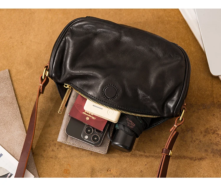 Handgefertigte Herren-Umhängetasche aus echtem Leder, modische Outdoor- und Alltagstasche, schwarze Crossbody-Tasche aus Kuhleder – Detail 18