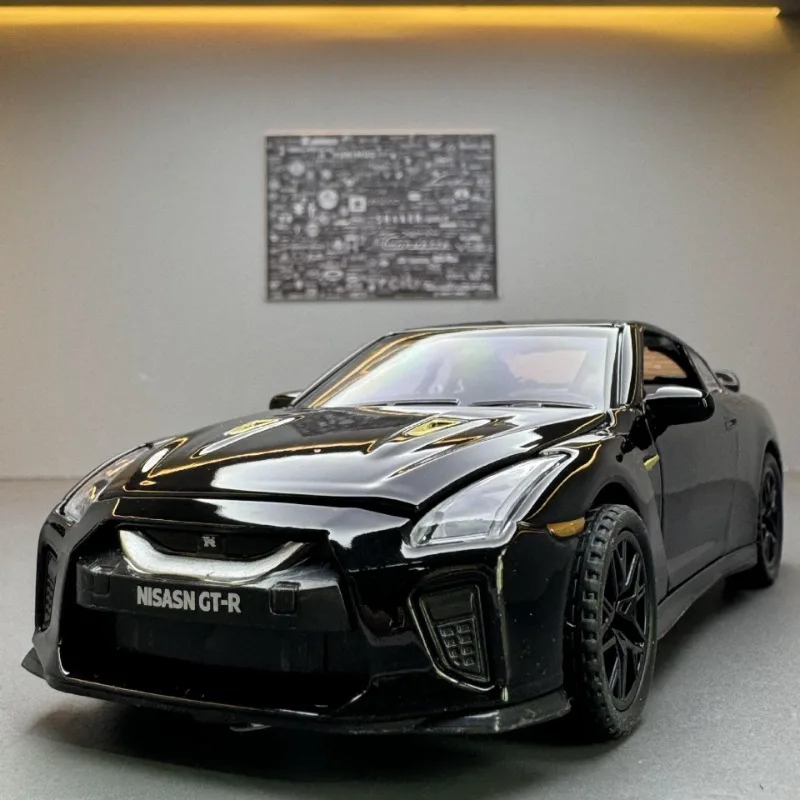 

Simulation 1/32 Scale Nissan GTR Sport Car Model with Sound and Light Collective Voiture Miniature Home Decor Kids Boys Gift