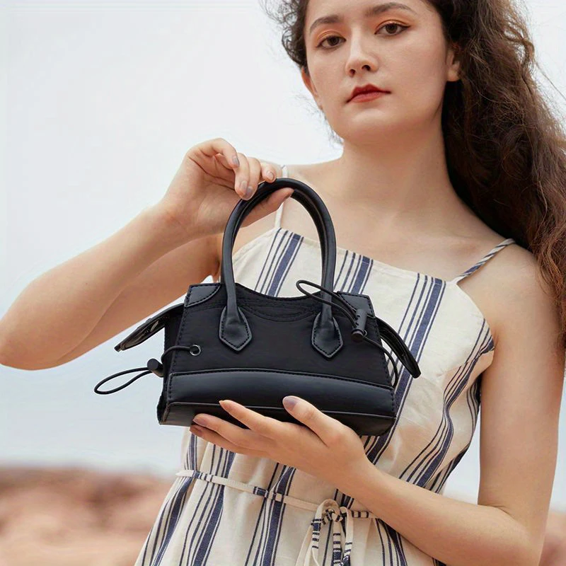 

Korean Fashion Punk Handbag for Women Moto Style Niche Design Crossbody Bag Black PU Leather Drawstring Shoulder Bag