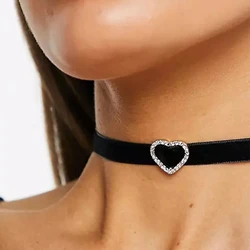 Black Velvet Heart Choker Necklace For Women Sexy Punk Lace Necklaces with Crystal Heart Chockers Collar Retro Neck Jewelry Gift