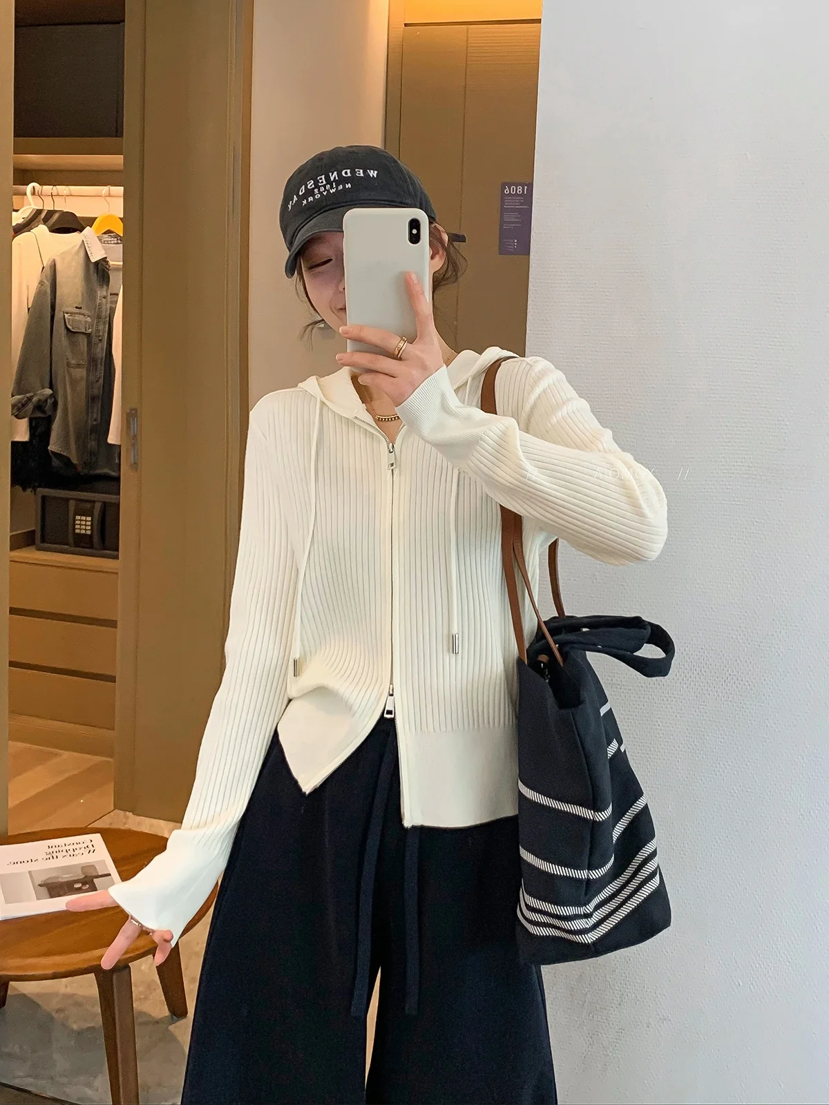 

Женский вязаный кардиган на молнии с капюшоном в корейском стиле, весна 2026, новинка, модный топ в стиле Love Devil Fi