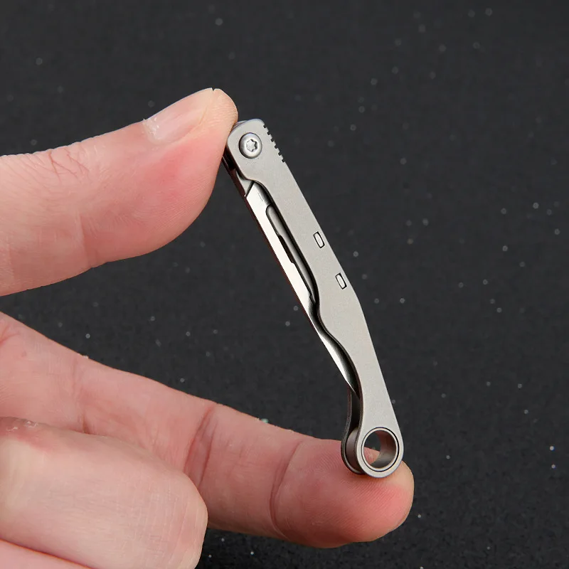 Mini Folding Art Knife, Sharp Utility Pocket Cutter with Replaceable Blades, Portable Keychain Package & Box Opener Cutting Tool