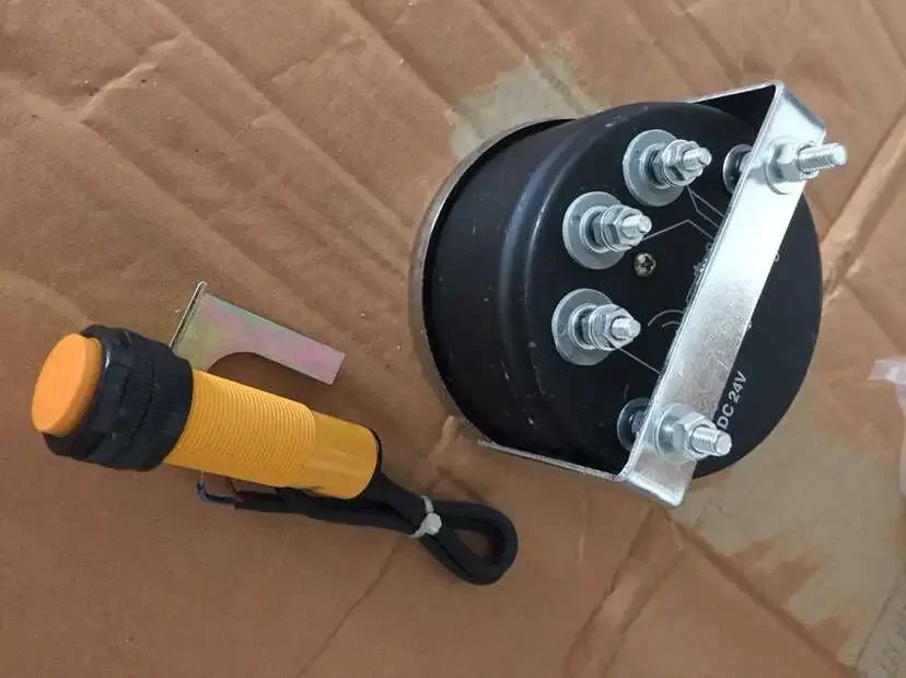 Морской цифровой тахометр