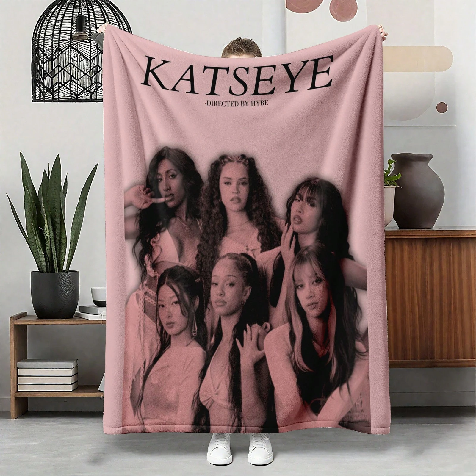 1 Stück Katseye Kpop Flanelldecke, 2D-Decke mit rosa Tonaufdruck, weiche Fleece-Decke für alle Jahreszeiten, für Schlafzimmer, Wohnzimmer, Camping, Fa