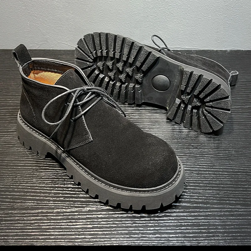 جديد اليدوية الرجال الربيع أحذية من الجلد عادية خمر البقرة البريطانية فستان من جلد الغزال حذاء من الجلد الارتفاع زيادة الأدوات تشيلسي الأحذية