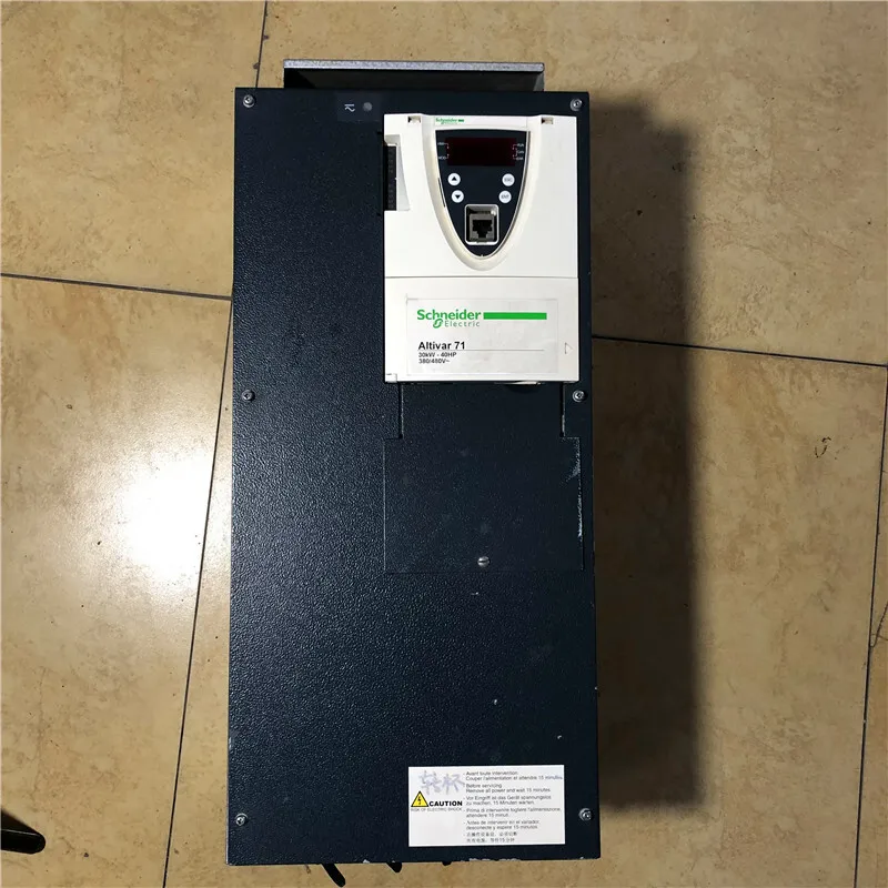 Second-hand Schneider inverter ATV71HD30N4Z equipment 380V 30KW guaranteed to work properly