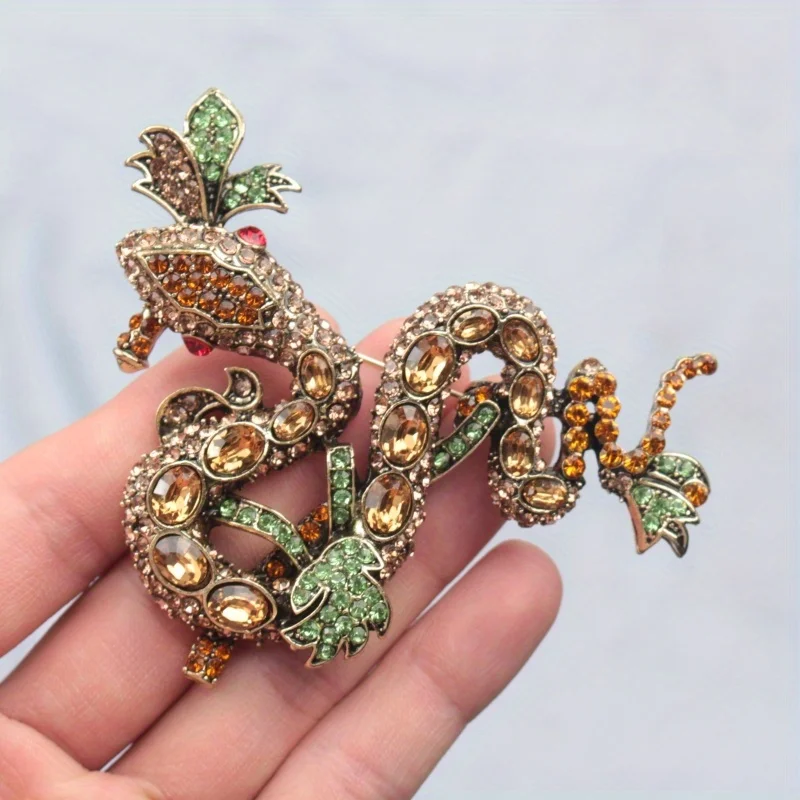 New Animal Snake Brooch Retro Personality Fashion Snake Pin Rhinestone Exaggerated Jewelry Corsage