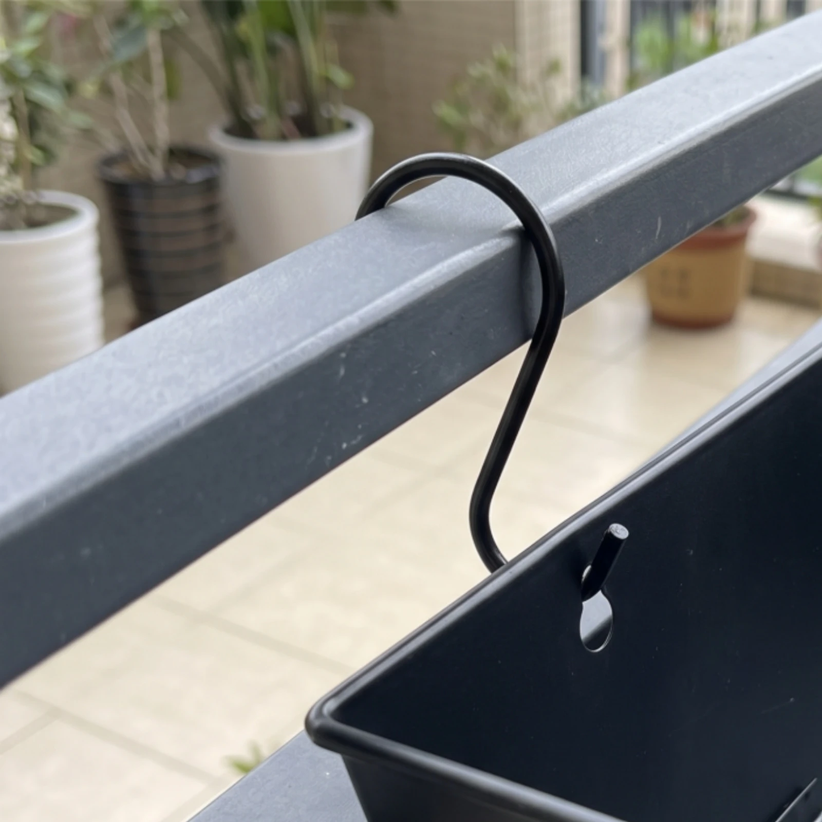 3 Pieces Wall Planter with Hooks Tapered Wall Mounted Planter Long-Lasting Easy to Install for Gardeners, Balcony, Patio