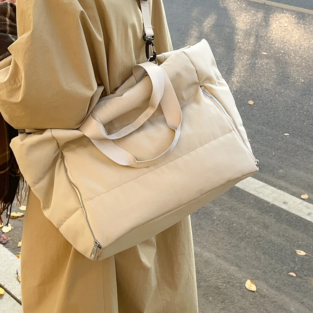 女性パファートートハンドバッグ大容量カジュアルパッド入りバッグ無地ふくらんショルダーバッグ女性旅行バッグ