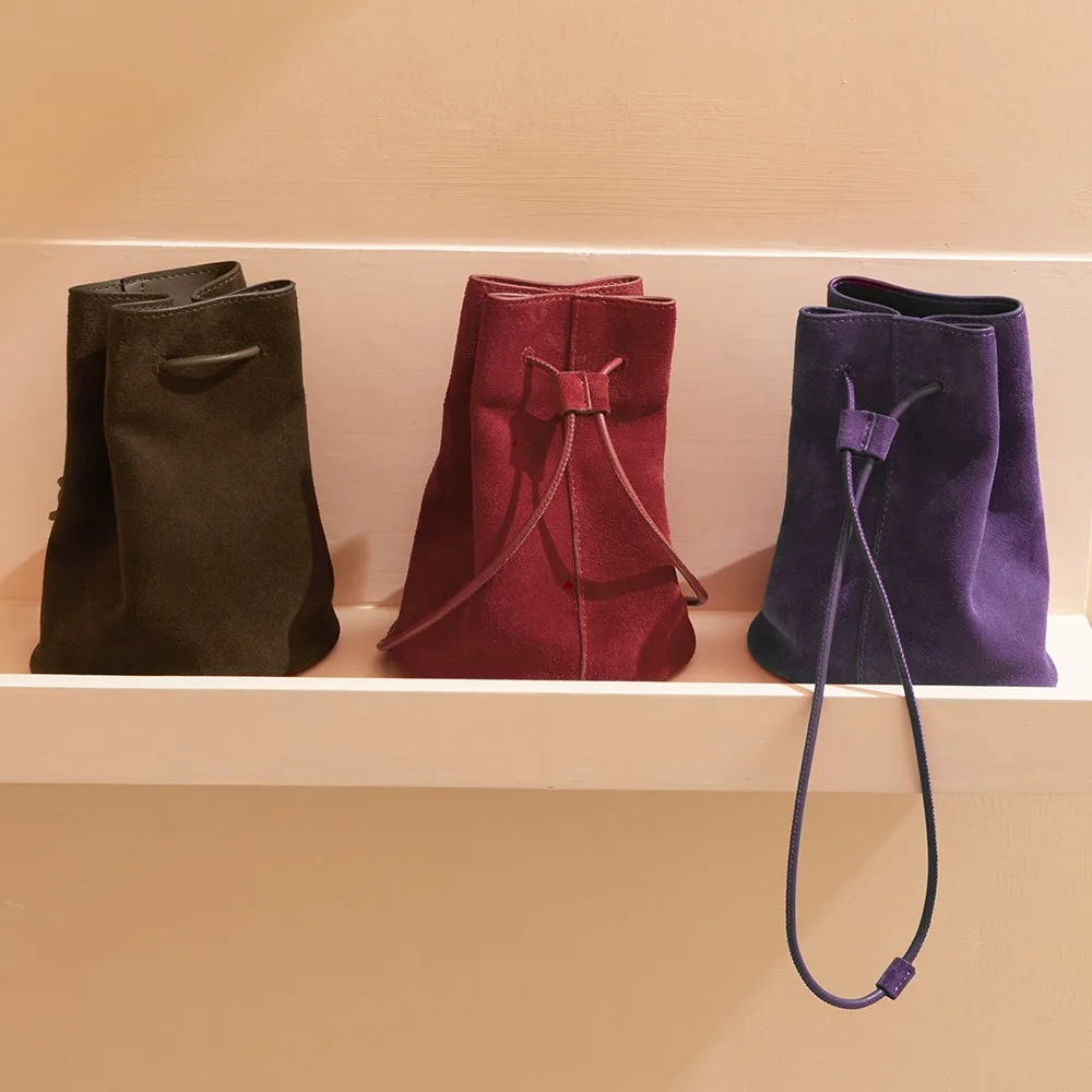 High Mercerized Simple Retro Premium Mini Bucket Unique Fashion Commuter Shoulder Handbag Loose Practical and Versatile