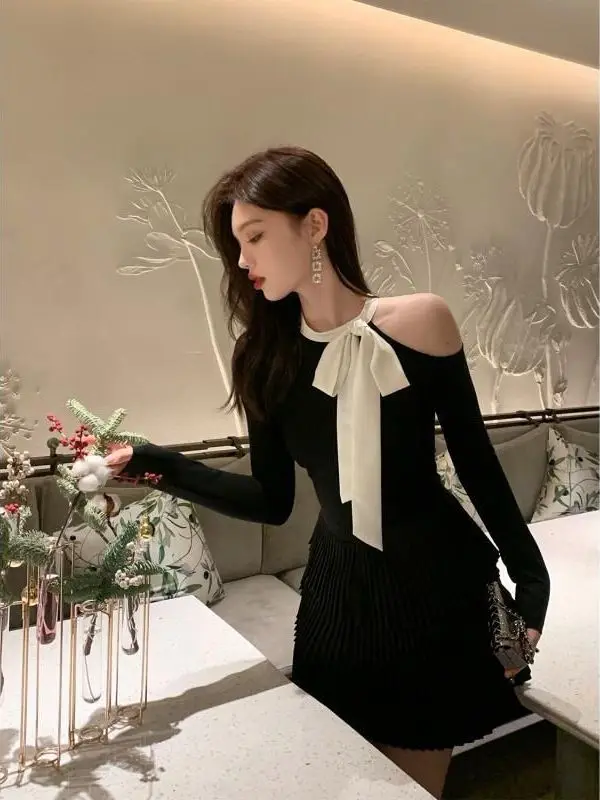 

Ele Long Sve T-irt Women's Slim Fit Inner Wear Knot Belt Design Early Autumn Faionable Casual Top