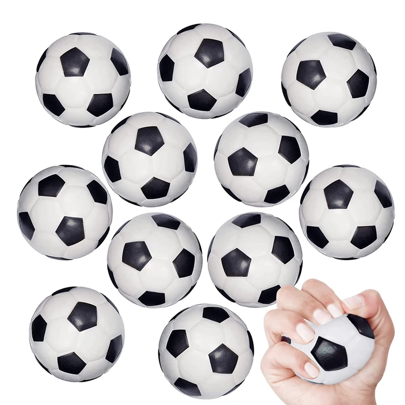 Divertenti Mini palloni sportivi giocattolo per bambini pallone da calcio calcio spremere giocattoli in schiuma antistress sollievo dall'ansia giocattoli per bambini pallone da calcio 5.5cm