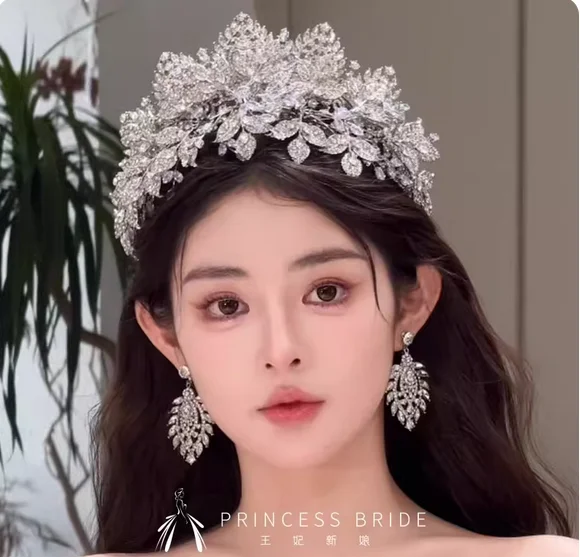 

Princess's new hand-made zircon Super Flash double bridal crown set luxury main wedding dress with makeup headdress.